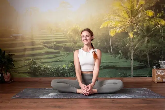 Wiktoria in the shala of Puerto de la Cruz.